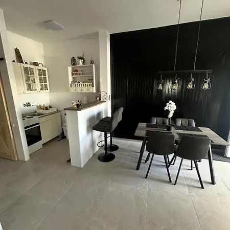 Apartment Paulina Vir